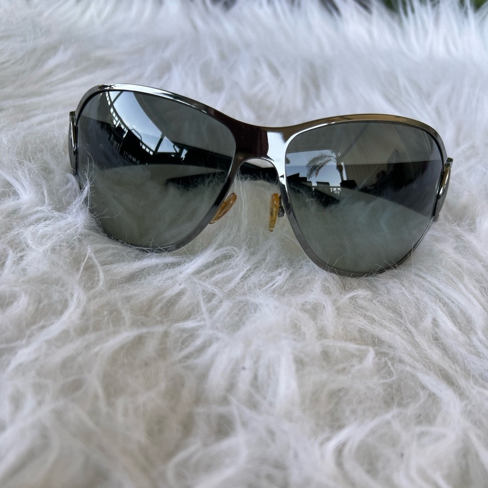 Gucci Sunglasses With Crystal On Frame